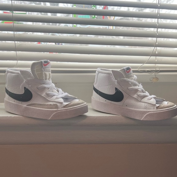 Nike Other - Kids blazer Mid 77 sneaker